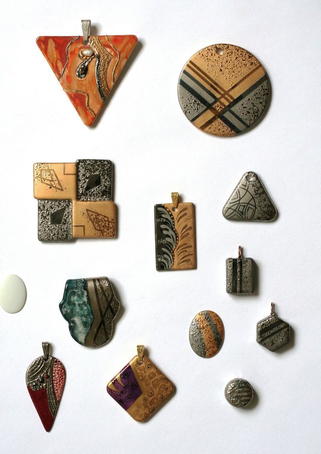 bijoux en porcelaine d&eacute;cor&eacute;s par Marie-Claire Frass